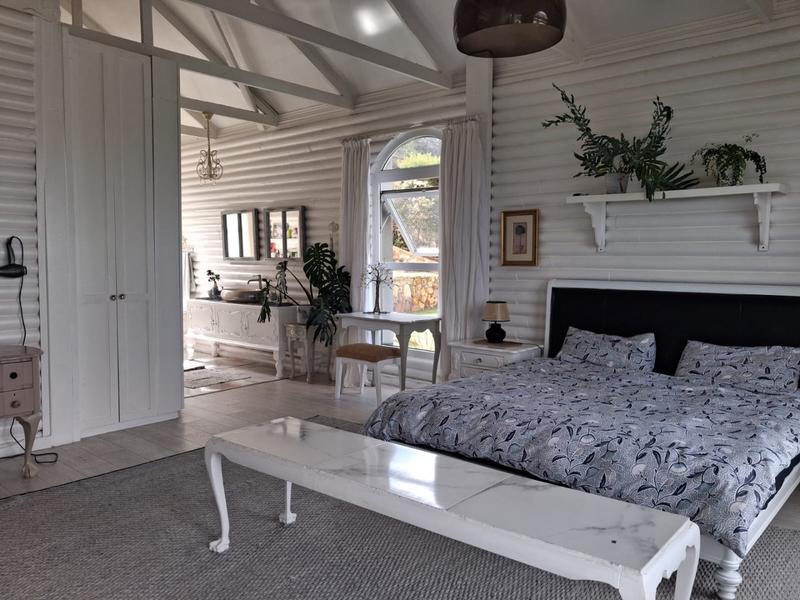 To Let 5 Bedroom Property for Rent in San Michel Western Cape